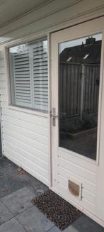 Houten achterdeur met raam, dubbel glas en Veneta shutter, Ophalen, Gebruikt, 200 tot 215 cm, Glas