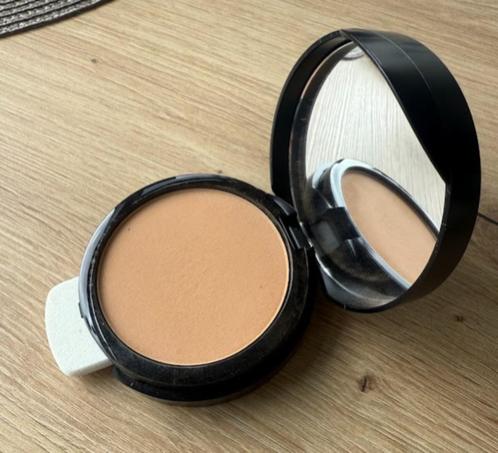 Younique - Poederfoundation - CHIFFON, Sieraden, Tassen en Uiterlijk, Uiterlijk | Cosmetica en Make-up, Zo goed als nieuw, Make-up