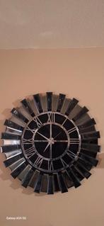 Luxe glazen designklok, Huis en Inrichting, Ophalen of Verzenden, Zo goed als nieuw, Analoog, Wandklok