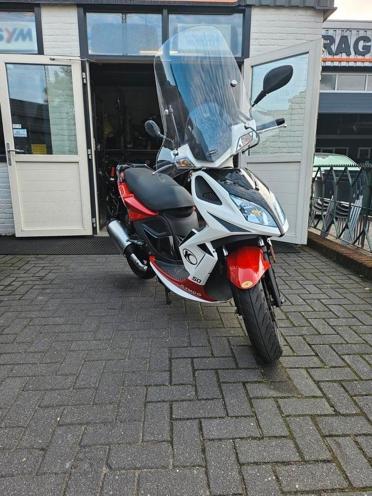 Kymco Super 8 zeer lage kilometerstand!!, Fietsen en Brommers, Scooters | Piaggio, Zo goed als nieuw, Overige modellen, Maximaal 25 km/u