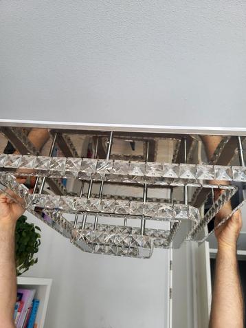 Grote plafondlamp met steentjes beschikbaar voor biedingen