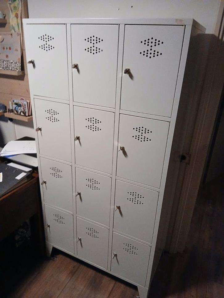 Grijze Lockerkast - 12 Vakken - Incl. Sleutels!, Huis en Inrichting, Kasten | Lockerkasten, Gebruikt, Ophalen