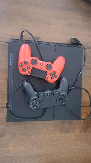 Playstation 4 met 2 controllers beschikbaar voor biedingen