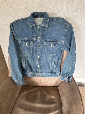 Jeans spijkerjack beschikbaar voor biedingen