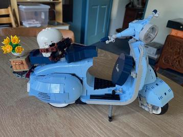 Lego Vespa 126 1960s, set 10298 beschikbaar voor biedingen
