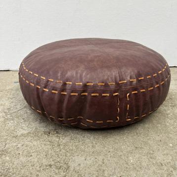 Grote vintage poef, rond - warm bruin leer, veter  beschikbaar voor biedingen