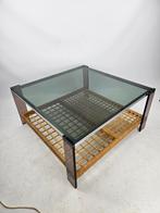 Vintage salontafel met rookglas blad, 50 tot 100 cm, Minder dan 50 cm, Glas, 100 tot 150 cm