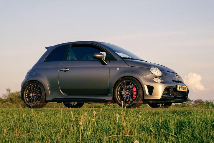 Abarth 695 Biposto, Auto's, Abarth, Particulier, Benzine, G, Hatchback, Handgeschakeld, Geïmporteerd, Zilver of Grijs, Voorwielaandrijving