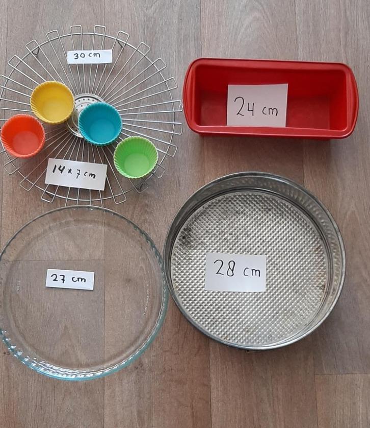 springvorm/bakvorm/cakevorm/rooster/gebakschaal/14 vormpjes, Hobby en Vrije tijd, Taarten en Cupcakes maken, Zo goed als nieuw