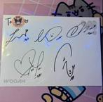 Kpop group Wooah( unframed - mini album) hand signed paper, Ophalen of Verzenden, Zo goed als nieuw, Boek, Tijdschrift of Artikel