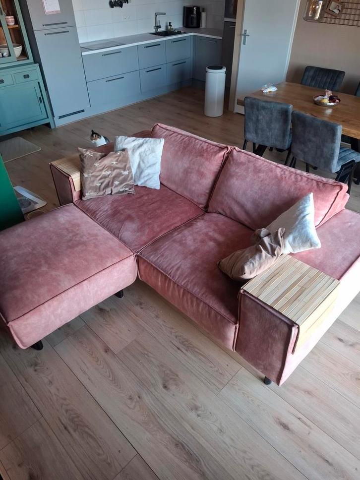 Roze Bank met Poef - Stijlvol en Comfortabel, Huis en Inrichting, Banken | Bankstellen, Gebruikt, Rechte bank, Driepersoons, 200 tot 250 cm