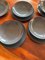 Grijze (diepe paars tint) Borden Set, Huis en Inrichting, Keuken | Servies, Ophalen, Gebruikt, Bord(en), Effen