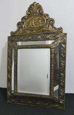 Oude Hollandse latoen koperen spiegel [1149], Antiek en Kunst, Antiek | Spiegels, Overige vormen, Minder dan 100 cm, Minder dan 50 cm