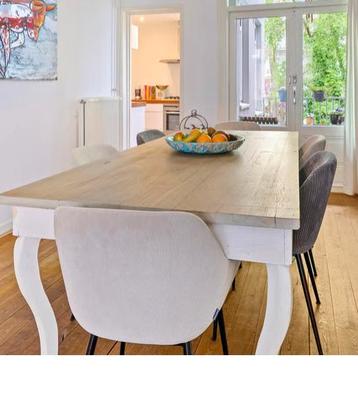 Houten eettafel 2.20cm