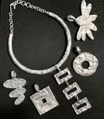 Verzilverde ketting met 5 bedels - merk Biche de Bere, Sieraden, Tassen en Uiterlijk, Kettingen, Verstelbaar, Ophalen of Verzenden