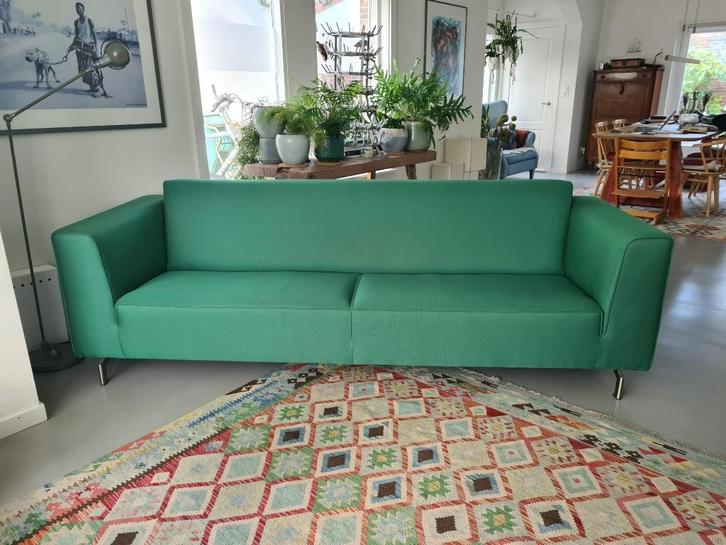 Mooie groene 3 zits bank met chromen poten, Huis en Inrichting, Banken | Bankstellen, Gebruikt, Rechte bank, Driepersoons, 200 tot 250 cm