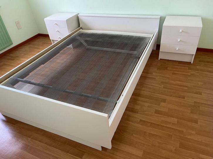 Tweepersoonsbed is gratis - 2 lade kastjes - kastje, Huis en Inrichting, Slaapkamer | Bedden, Gebruikt, Tweepersoons, Hout, Wit