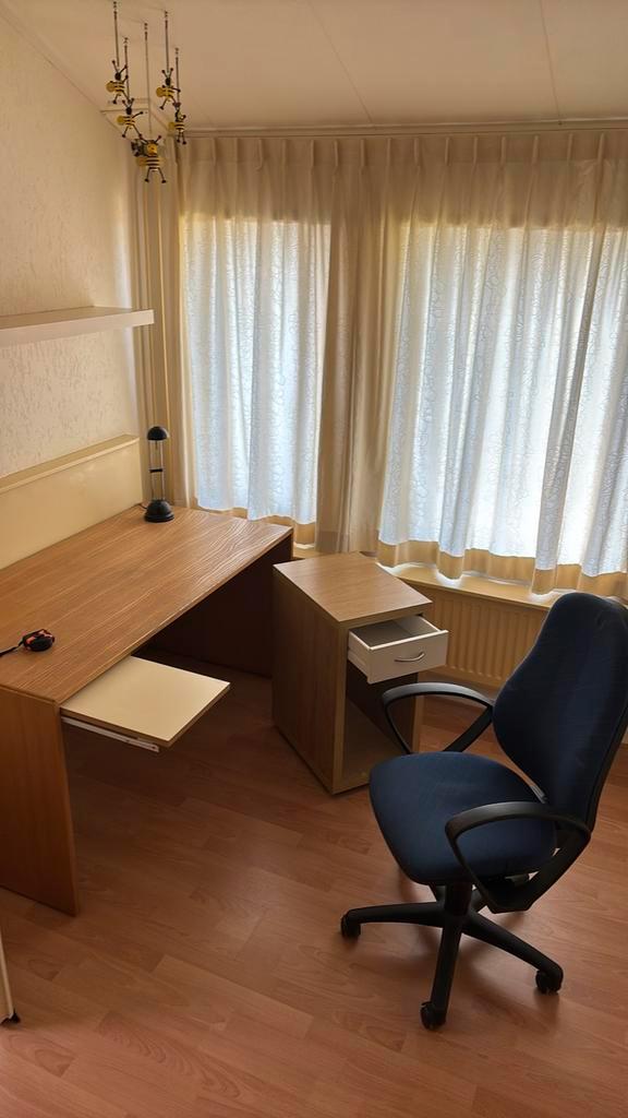 Gebruikte Bureau/Werktafel - Westerbork, Huis en Inrichting, Bureaustoelen, Gebruikt, Bruin, Ophalen