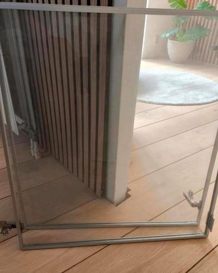 Ikea besta glazen deurtjes, Huis en Inrichting, Kasten | Wandmeubels, Zo goed als nieuw, 25 tot 50 cm, Glas, Metaal, Ophalen
