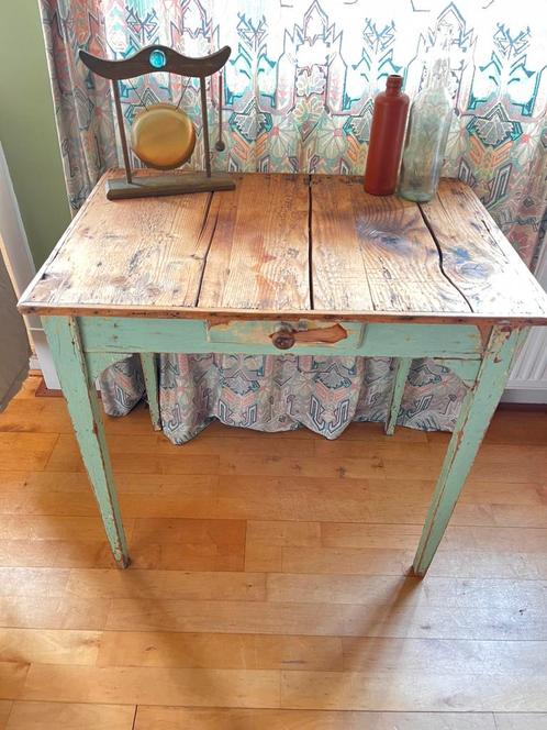 Brocante Houten Bureau., Antiek en Kunst, Curiosa en Brocante, Ophalen