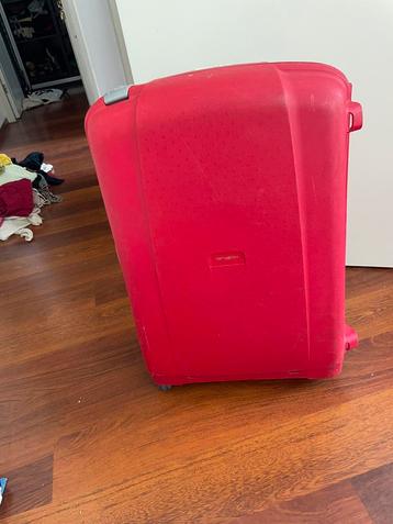 Samsonite suitcase beschikbaar voor biedingen
