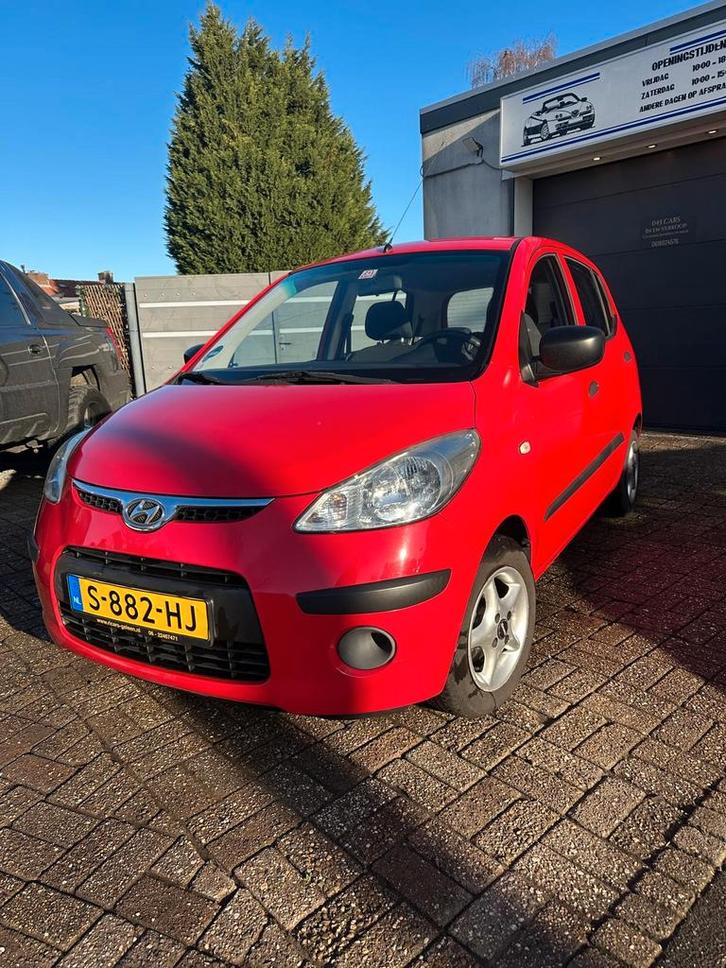 Aangeboden een nette Hyundai i10 van 2008, Auto's, Hyundai, Bedrijf, Benzine, Hatchback, Handgeschakeld, Geïmporteerd, Rood, Voorwielaandrijving
