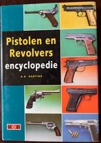 Pistolen en revolvers encyclopedie. A.E. Hartink., Ophalen of Verzenden, Zo goed als nieuw, Overige sporten