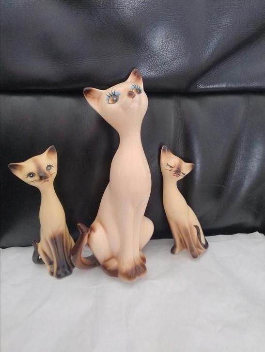 👉 3 leuke katten beeldjes, Verzamelen, Dierenverzamelingen, Zo goed als nieuw, Beeldje of Figuurtje, Hond of Kat, Ophalen of Verzenden