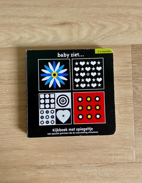 Baby ziet... - kijkboek met spiegeltje 0-6 maanden, oogappel, Boeken, Kinderboeken | Baby's en Peuters, Zo goed als nieuw, 0 tot 6 maanden