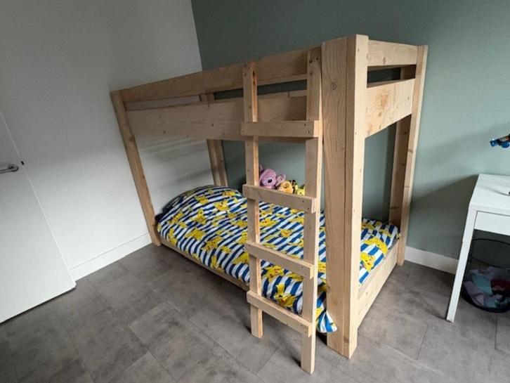 Stevige houten hoogslaper, Kinderen en Baby's, Kinderkamer | Stapelbedden en Hoogslapers, Zo goed als nieuw, Hoogslaper, Ophalen