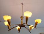 Jaren 60 , retro vintage hanglamp ., Huis en Inrichting, Lampen | Hanglampen, Gebruikt, 50 tot 75 cm, Glas, Vintage jaren 60 .