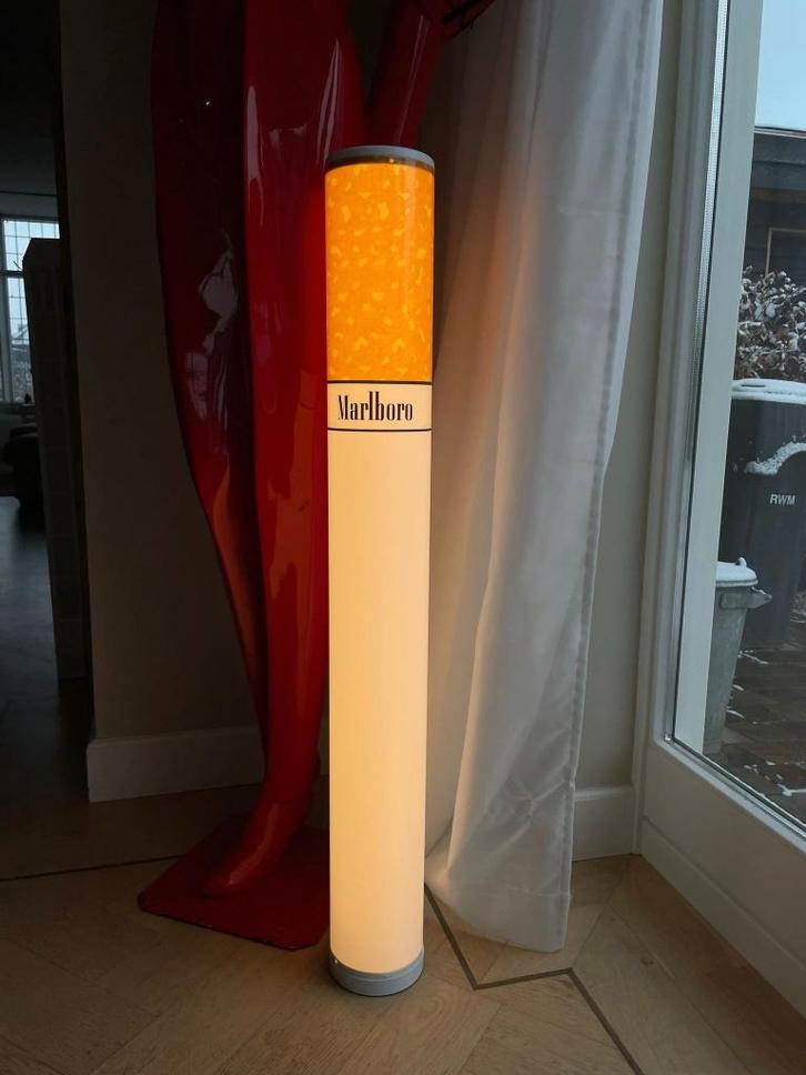 Marlboro lamp, Huis en Inrichting, Lampen | Vloerlampen, Nieuw, 100 tot 150 cm, Ophalen of Verzenden