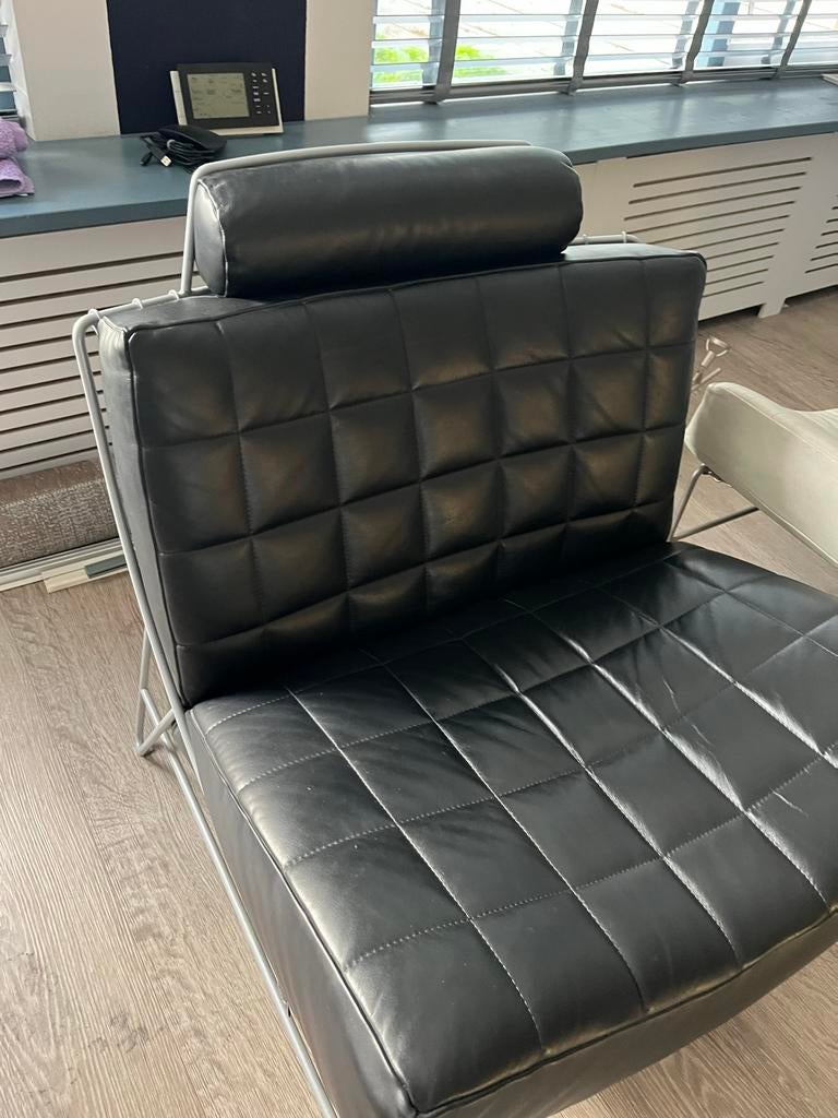 Leolux Volare fauteuil - Zwart leer, goede staat, Huis en Inrichting, Fauteuils, Ophalen, Zo goed als nieuw, 75 tot 100 cm, Modern