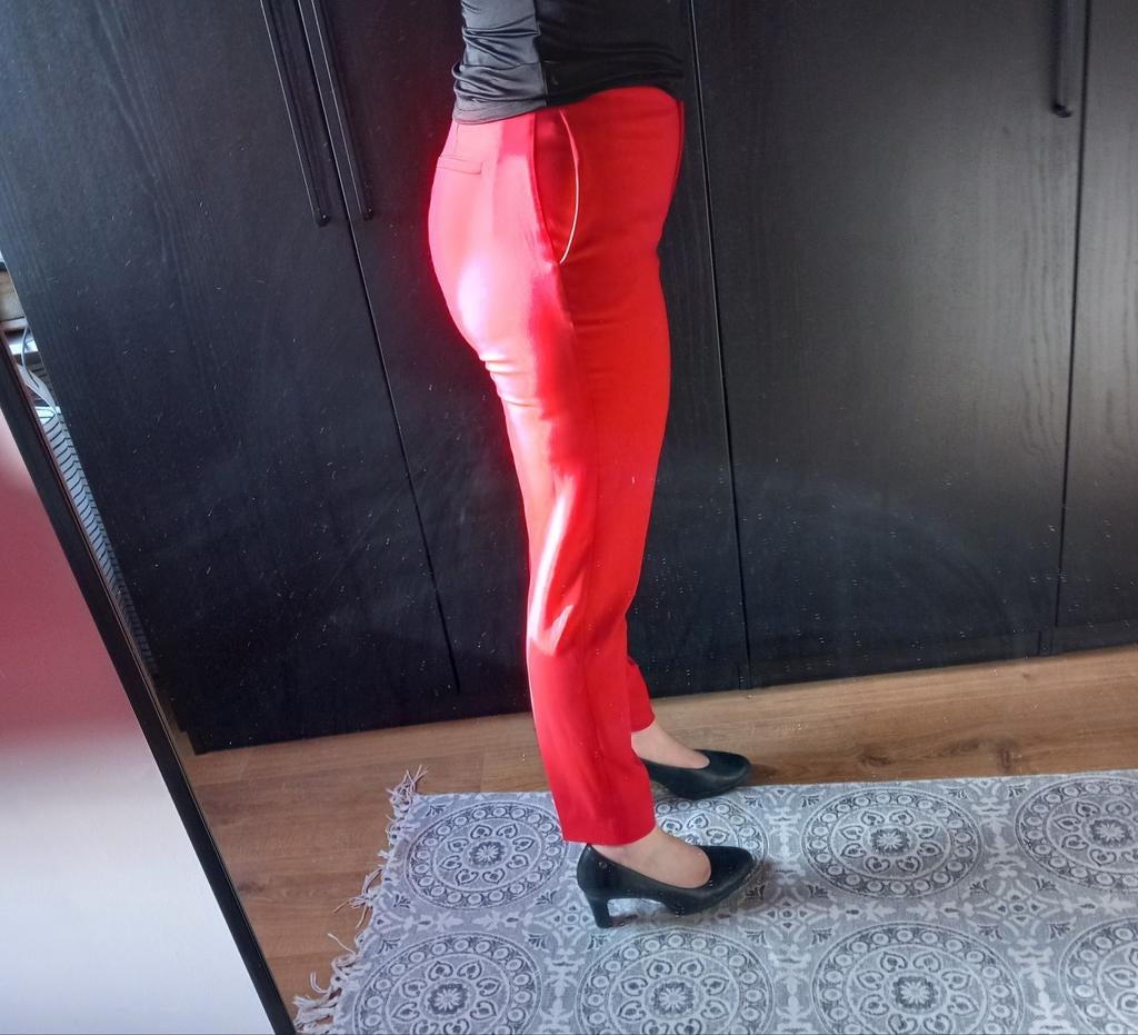 Stijlvolle rode broek van Vanilia, Maat 38/40 (M), Vanilia, Ophalen of Verzenden, Lang