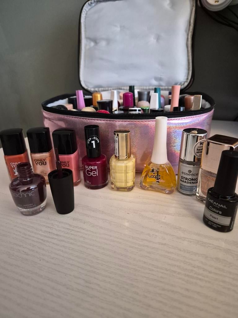 Nagellak organizer met diverse bekende merken nagellak, Gebruikt, Overige kleuren, Ophalen of Verzenden, Handen en Nagels