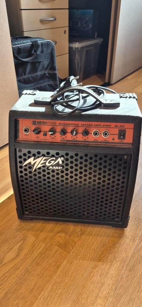 Megatone Mega Amp SL20 Gitaarversterker, Muziek en Instrumenten, Versterkers | Bas en Gitaar, Gebruikt, Gitaar, Minder dan 50 watt