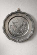 Tinnen bord met fazanten, Antiek en Kunst, Antiek | Tin, Ophalen of Verzenden