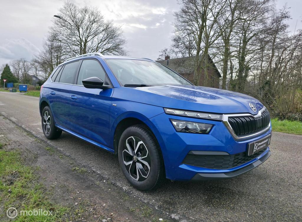 Skoda Kamiq 1.0 TSI / Virtual / Stoelv / Trekh / Carplay, Auto's, Stof, Gebruikt, Stoelverwarming, Blauw