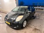 Toyota Yaris 1.3 16V Vvt-i 5DR 2007 Zwart, Auto's, Toyota, Voorwielaandrijving, 40 €/maand, 4 cilinders, 995 kg
