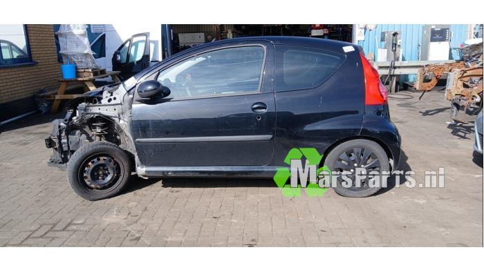 Portierrubber 2Deurs links van een Peugeot 107, Gebruikt, -, -, Ophalen of Verzenden