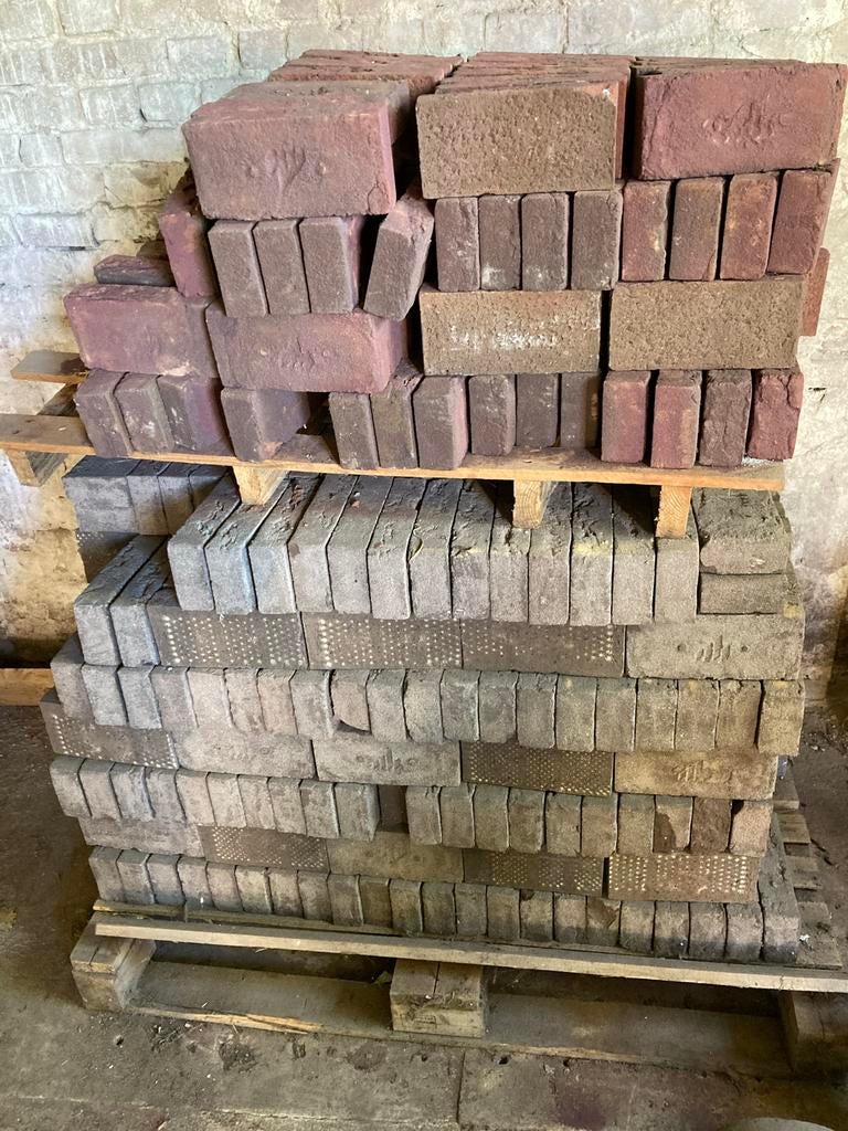 Restpartij bakstenen - Diverse kleuren en types, Doe-het-zelf en Verbouw, Metselstenen, Ophalen, Gebruikt, Bakstenen