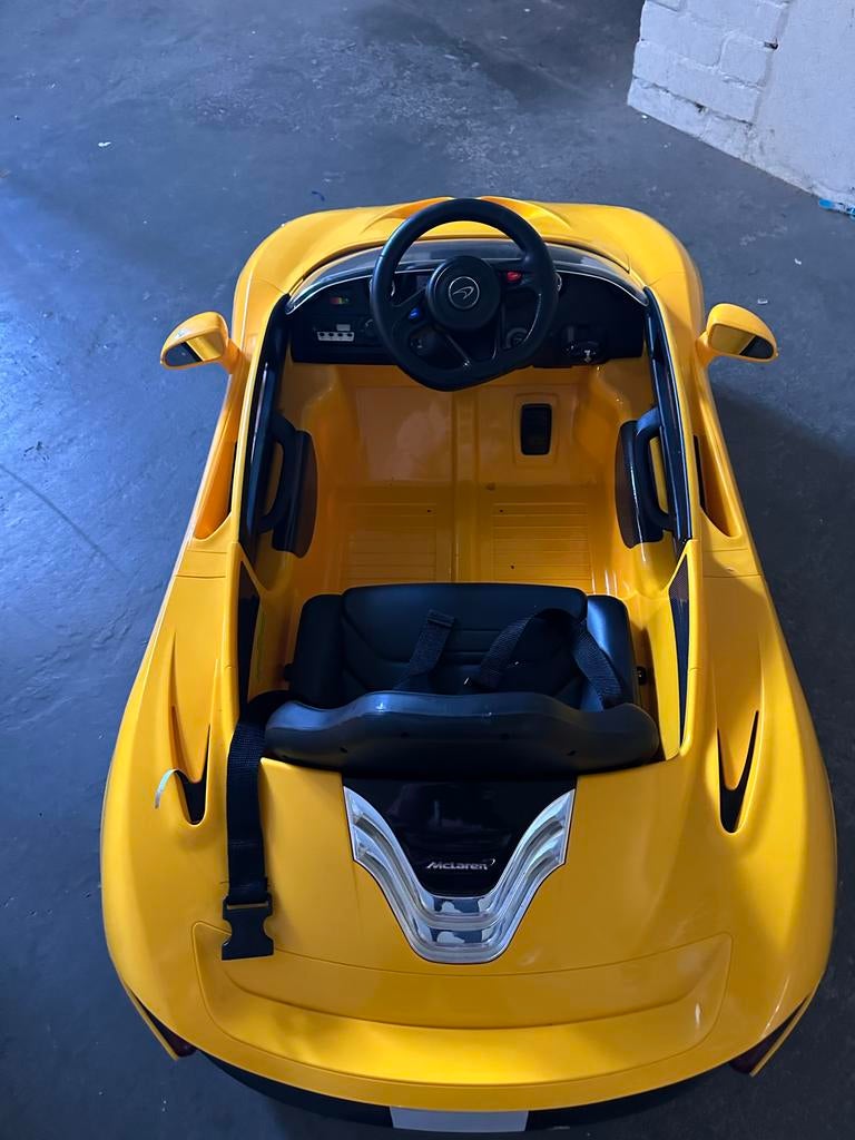 McLaren P1 elektrische kinderauto - Geel, Ophalen, Gebruikt