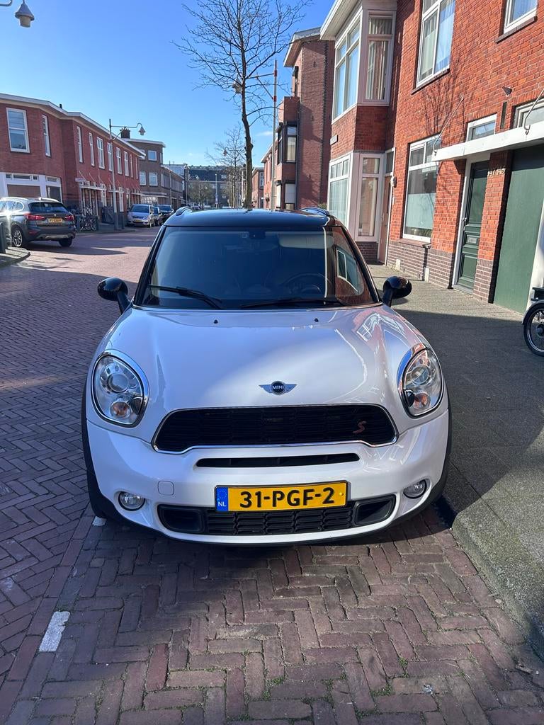 Mini Countryman 1.6 Cooper S Chill All 4 AUT 2011 Wit, Zwart, 4 stoelen, Bi-Xenon koplampen, Wit