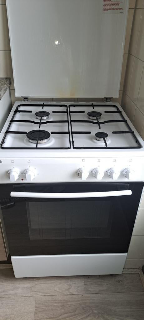 Etna gasfornuis, Witgoed en Apparatuur, Fornuizen, Ophalen, Gebruikt, 4 kookzones, Gas
