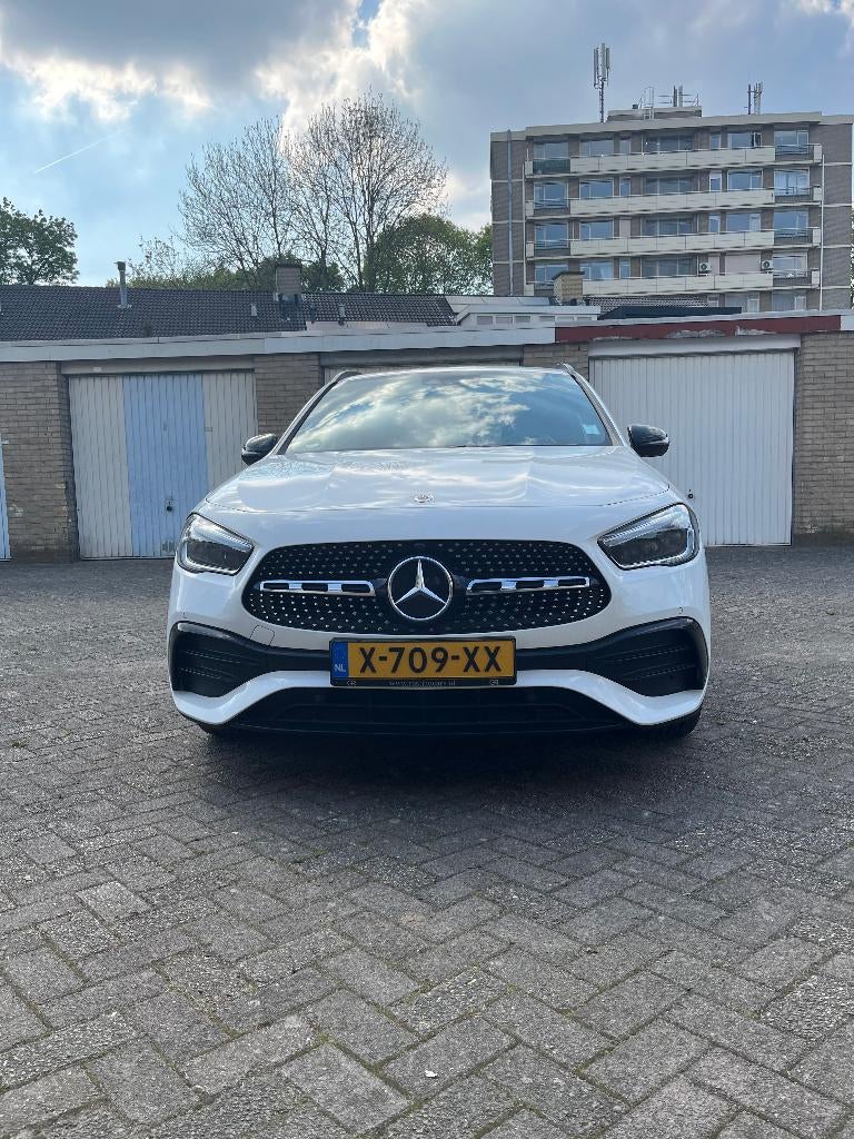 Mercedes-Benz GLA 200 AMG 163pk 7G-DCT 2021 Wit, Auto's, Mercedes-Benz, 1800 kg, Euro 6, 4 cilinders, Alcantara