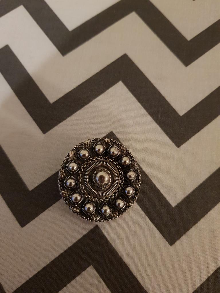 Antieke Zeeuwse knop Broche, Ophalen of Verzenden, Overige materialen, Broche