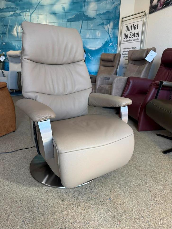 Meubelzorg staopstoel met relax functie 3 motoren, Huis en Inrichting, Fauteuils, Zo goed als nieuw, Leer, Ophalen of Verzenden