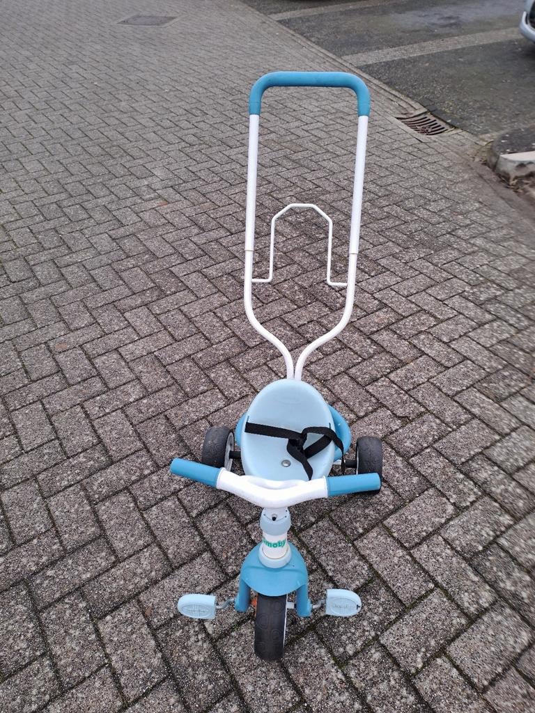 Stevige gebruikte blauwe Smoby loopfiets met duwstang., Fietsen en Brommers, Fietsen | Driewielers, Ophalen, Duwstang