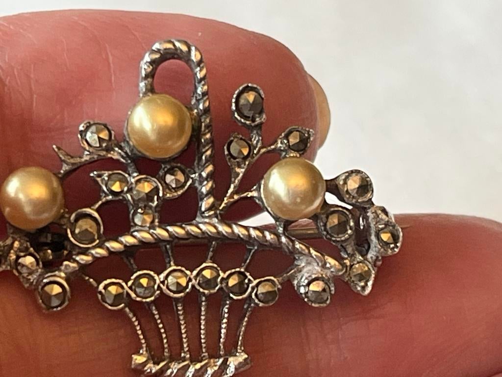 Zilveren Broche met Echte Parels en Marcasieten, Sieraden, Tassen en Uiterlijk, Verzenden, Minder dan 4 cm, Zo goed als nieuw