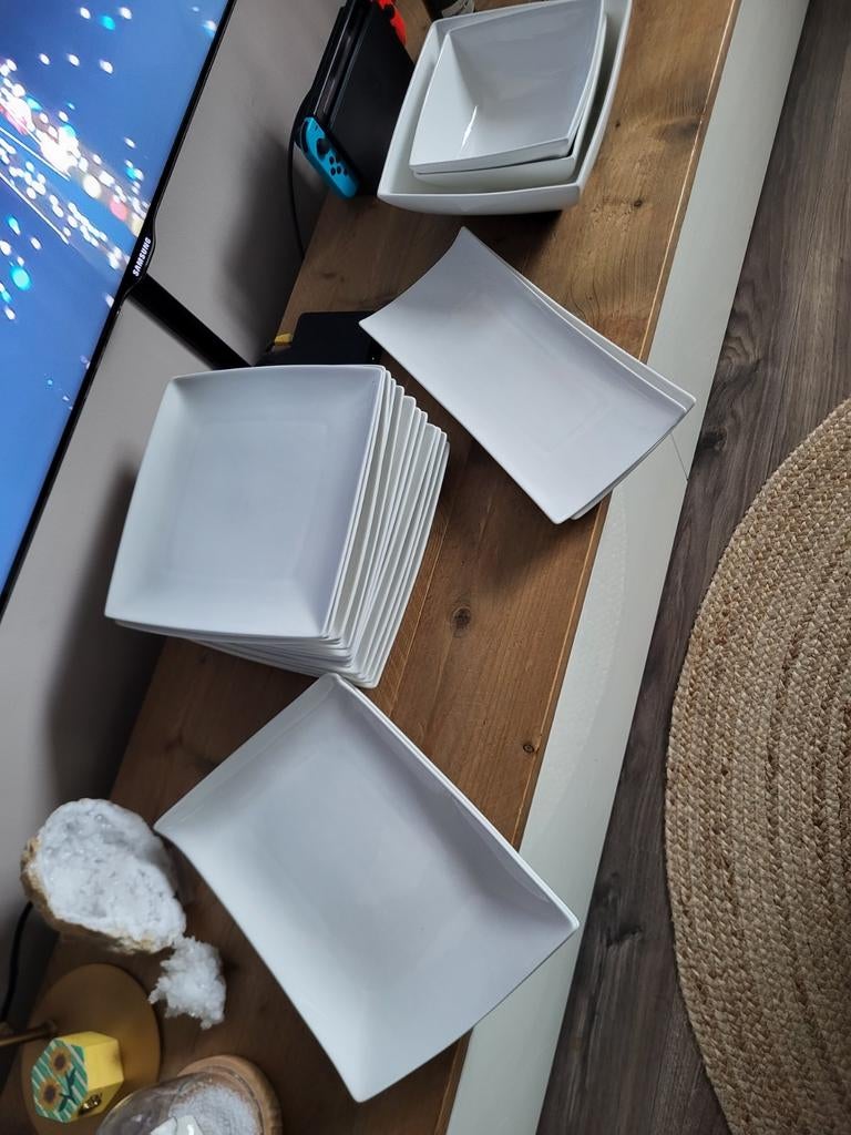 Servies wit Yong, Ophalen, Doos, 100 cm of meer, 60 cm of meer